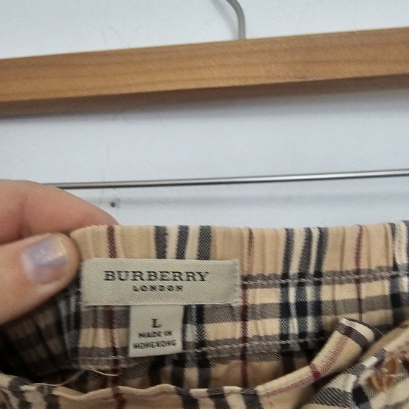 Burberry Beige Plaid Women's Cargo Shorts - Picture 3 of 5